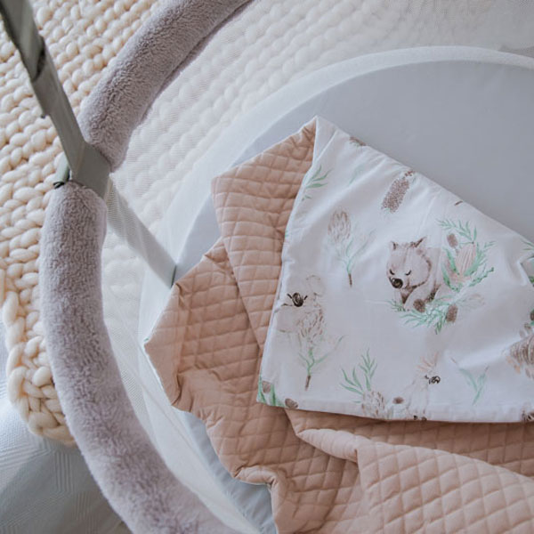 Gesteppte Babydecke Velvet — Koalabär